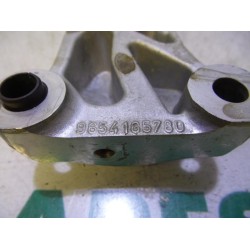 Peugeot - 207 - Engine mount
