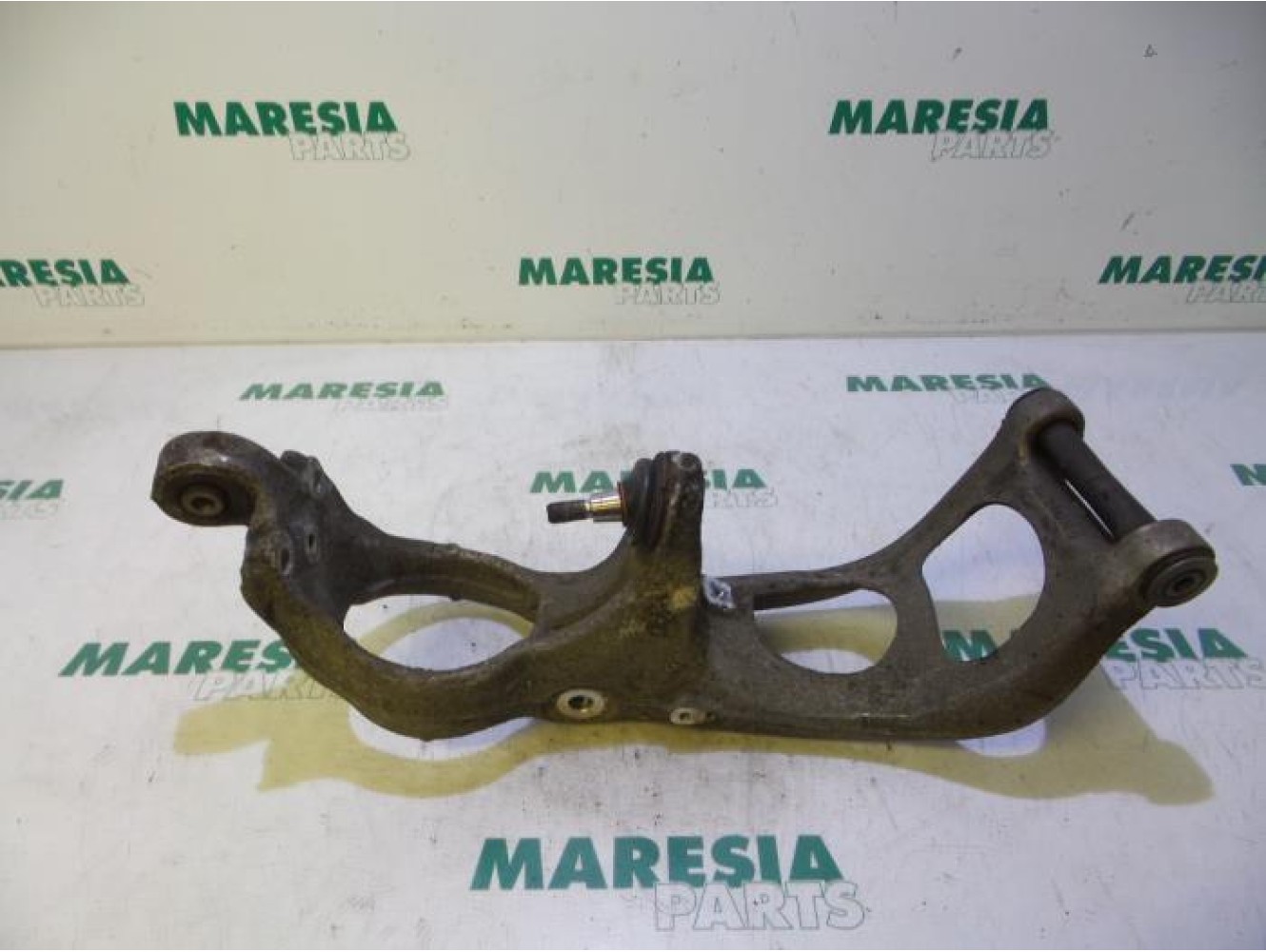 Peugeot - 407 - Front wishbone, left