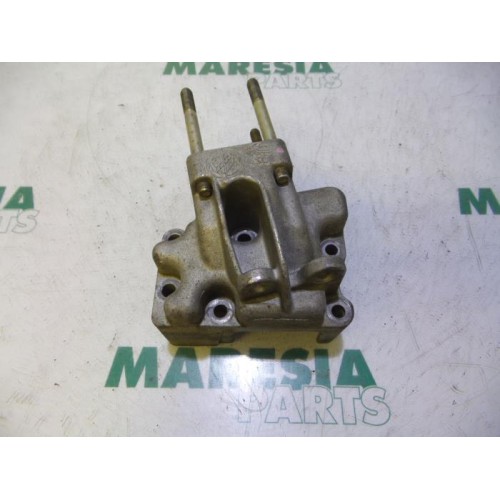 Fiat - Stilo - Engine mount