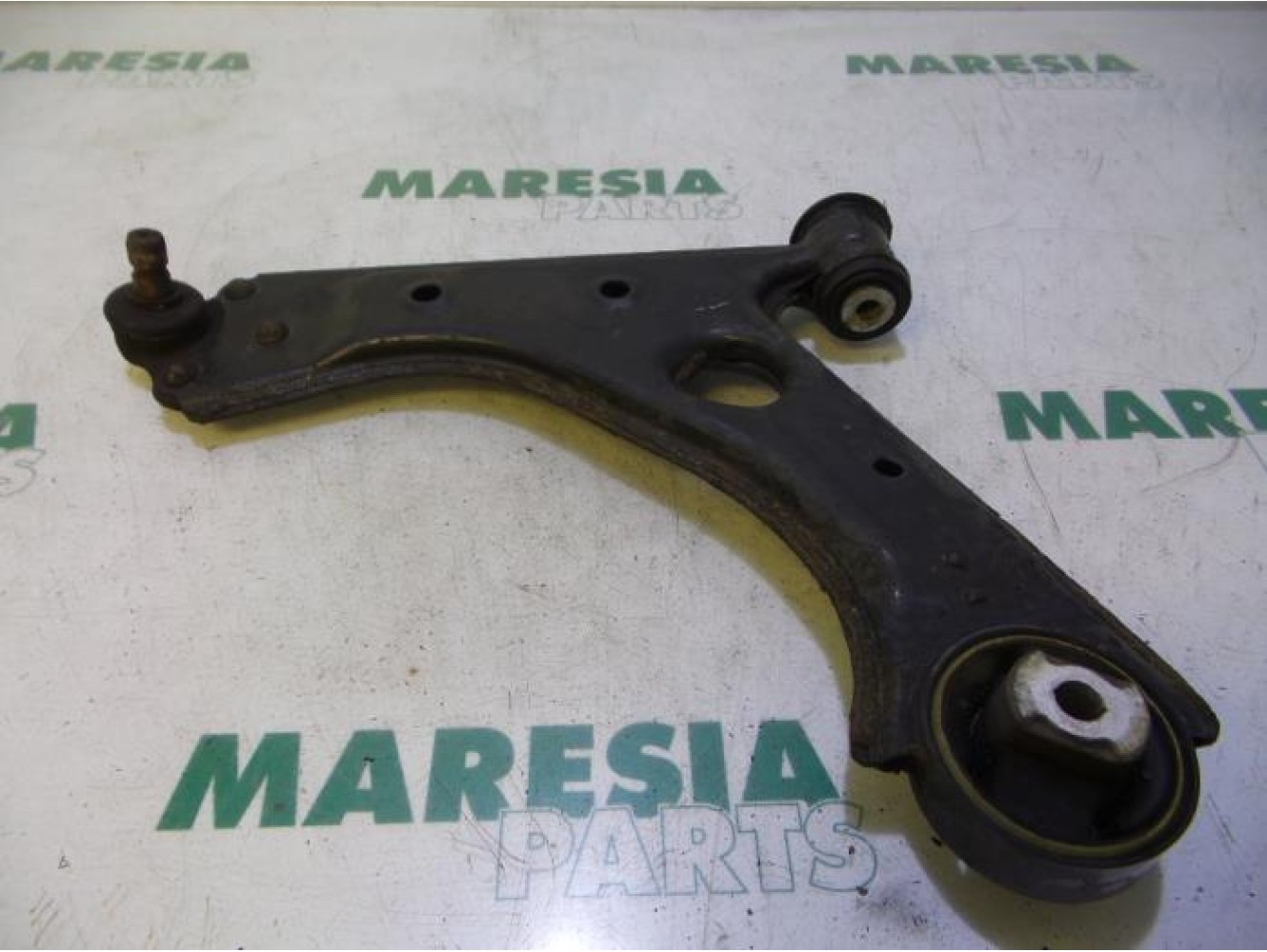 Fiat - Punto - Querlenker unten links vorne