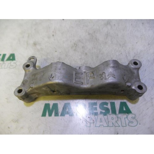 Peugeot - 308 - Engine mount