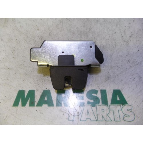 Peugeot - 3008 - Tailgate lock mechanism