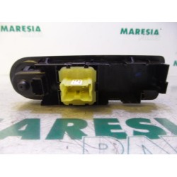 Renault - Clio - Multi-functional window switch