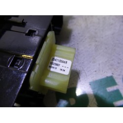 Renault - Clio - Multi-functional window switch