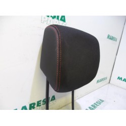 Renault - Clio - Headrest