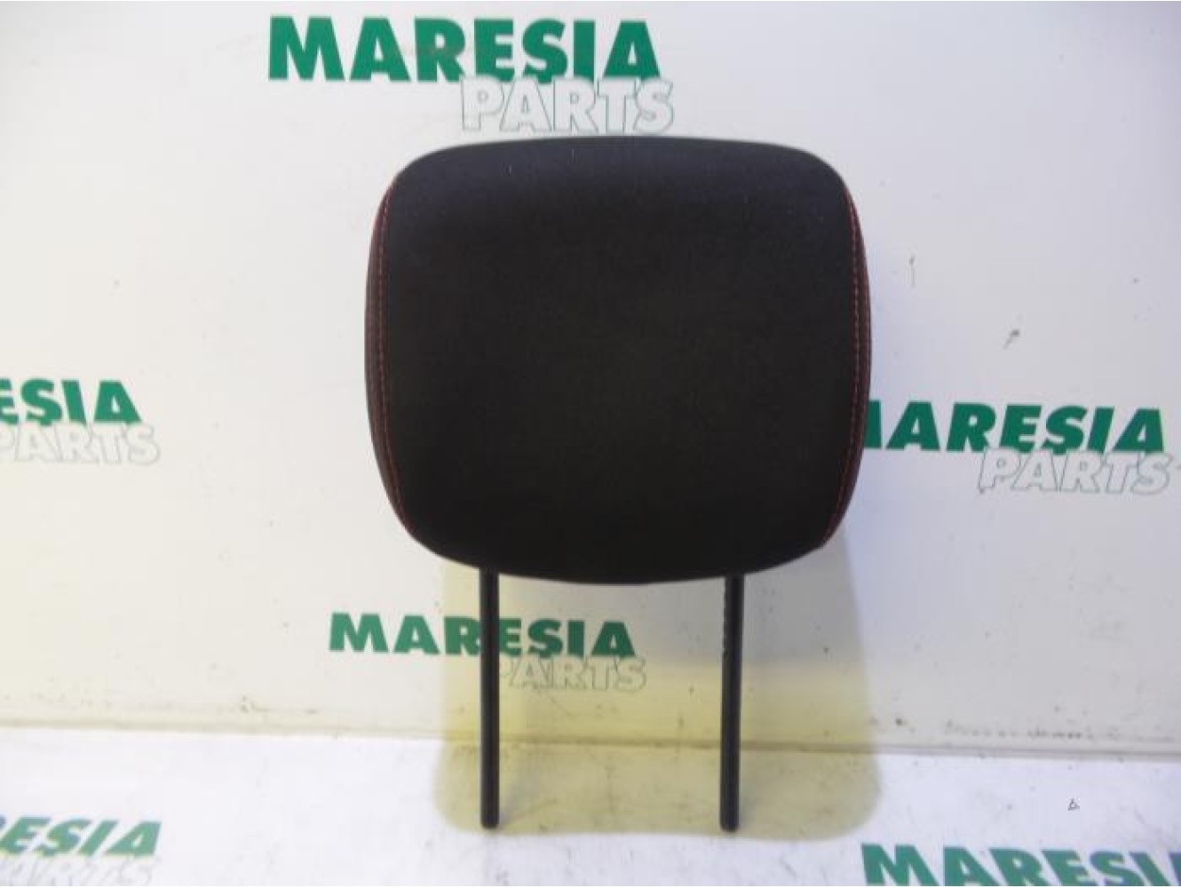 Renault - Clio - Headrest