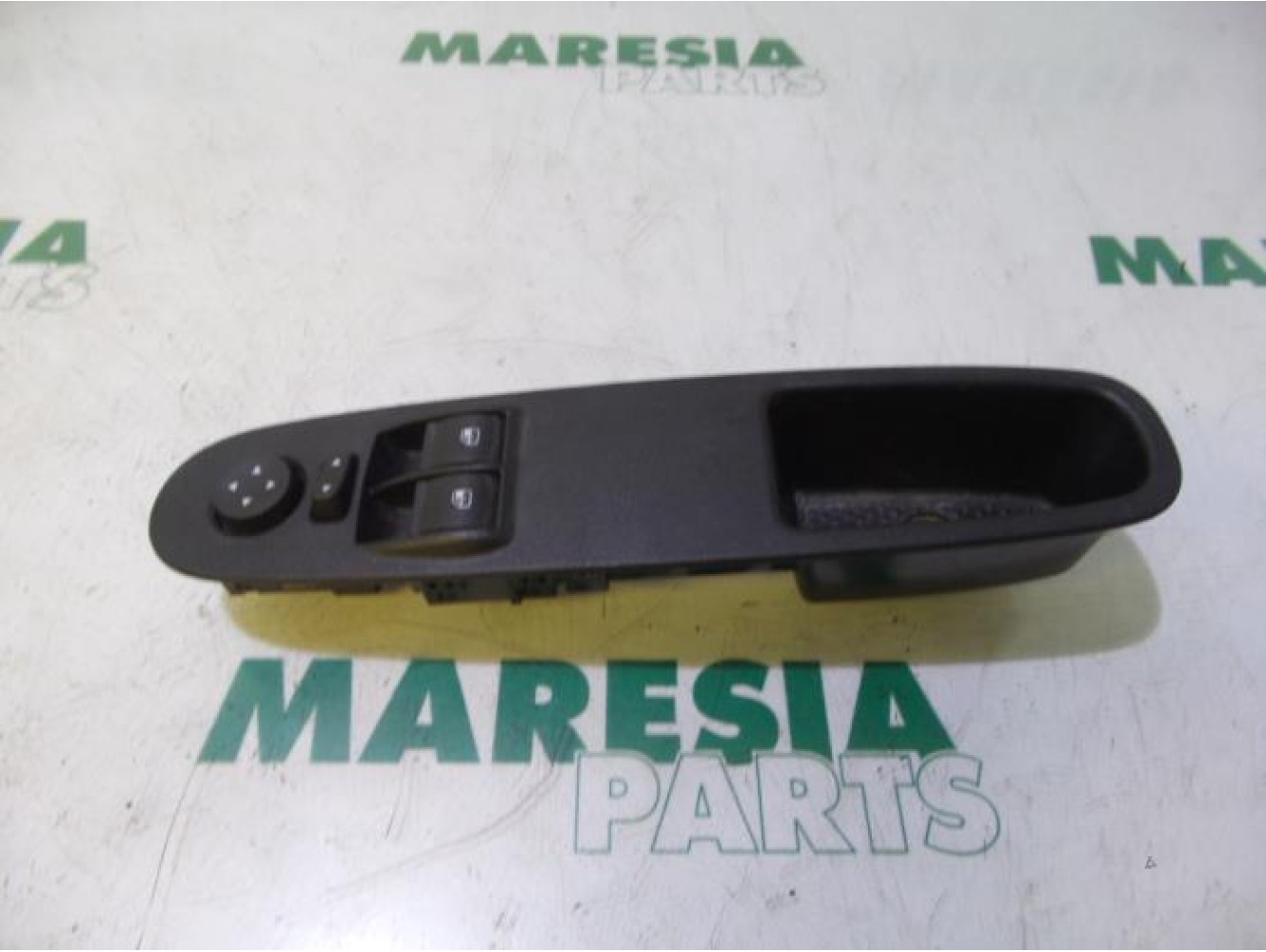 Fiat - Punto - Multi-functional window switch