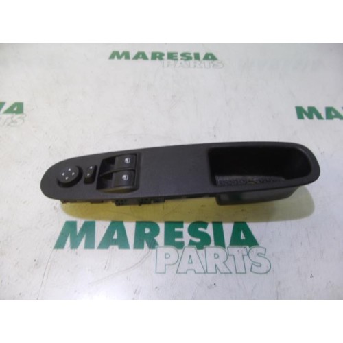 Fiat - Punto - Multi-functional window switch