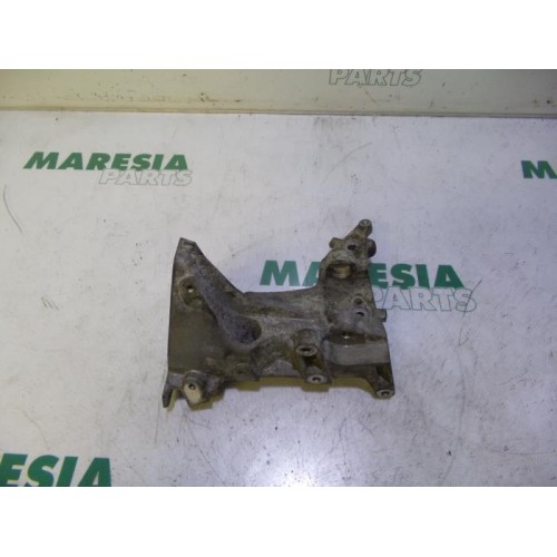 Peugeot - 407 - Engine mount