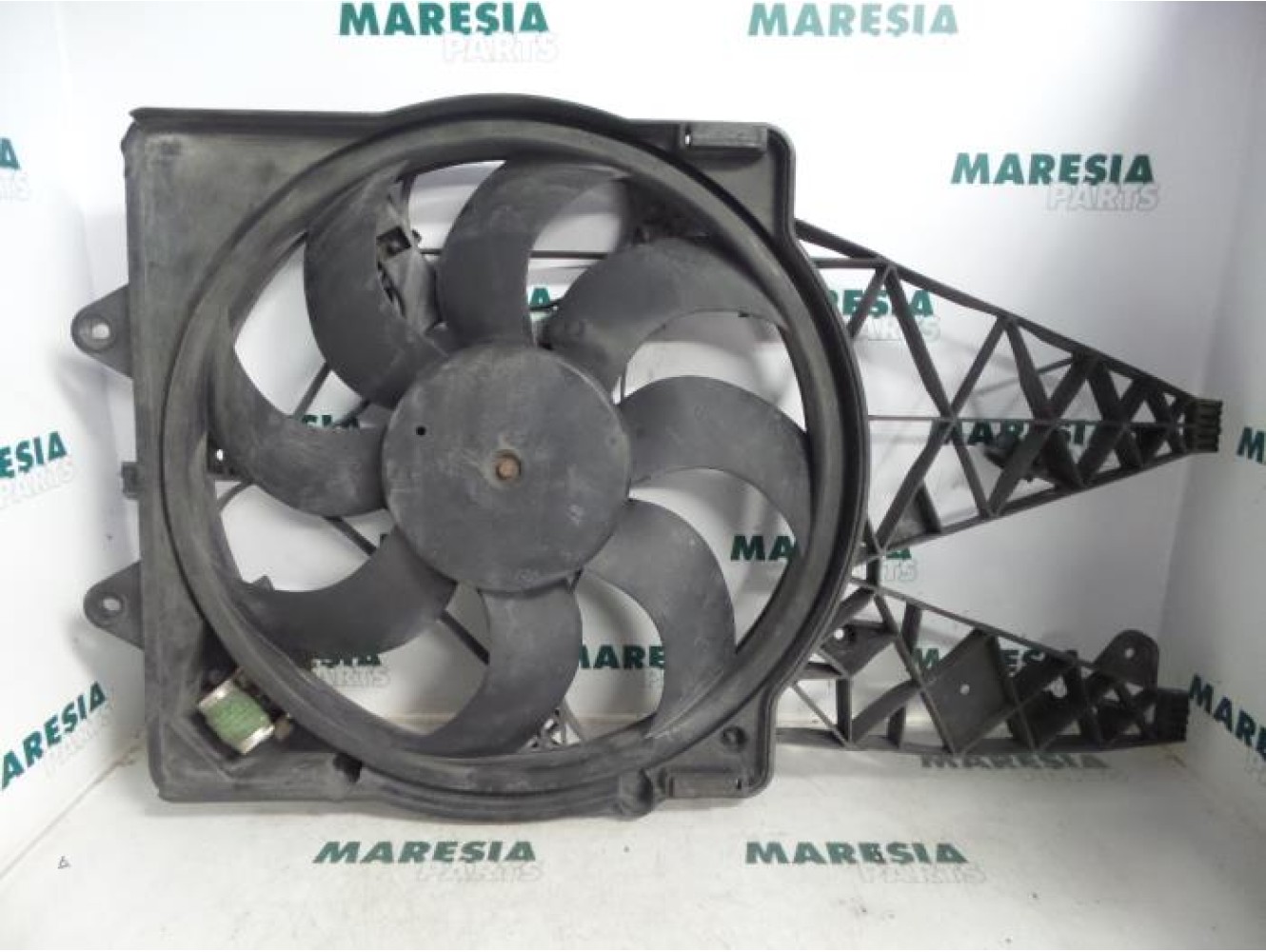 Fiat - Punto - Fan motor