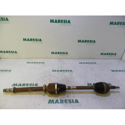 Renault - Clio - Front drive shaft, right