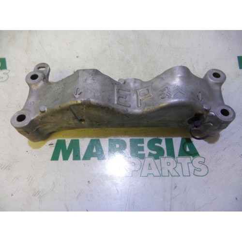 Citroen - C4 - Engine mount