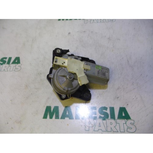 Peugeot - 207 - Rear wiper motor