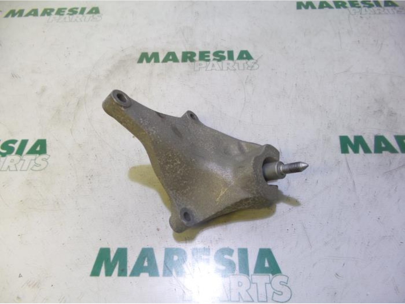 Renault - Twingo - Gearbox mount