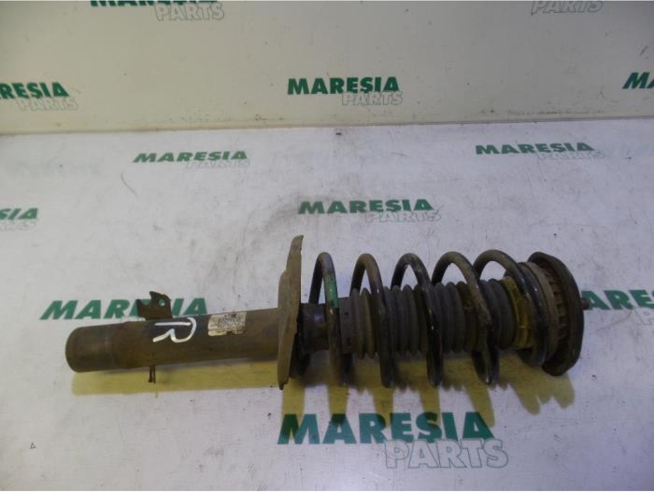 Peugeot - 207 - Front shock absorber rod, right