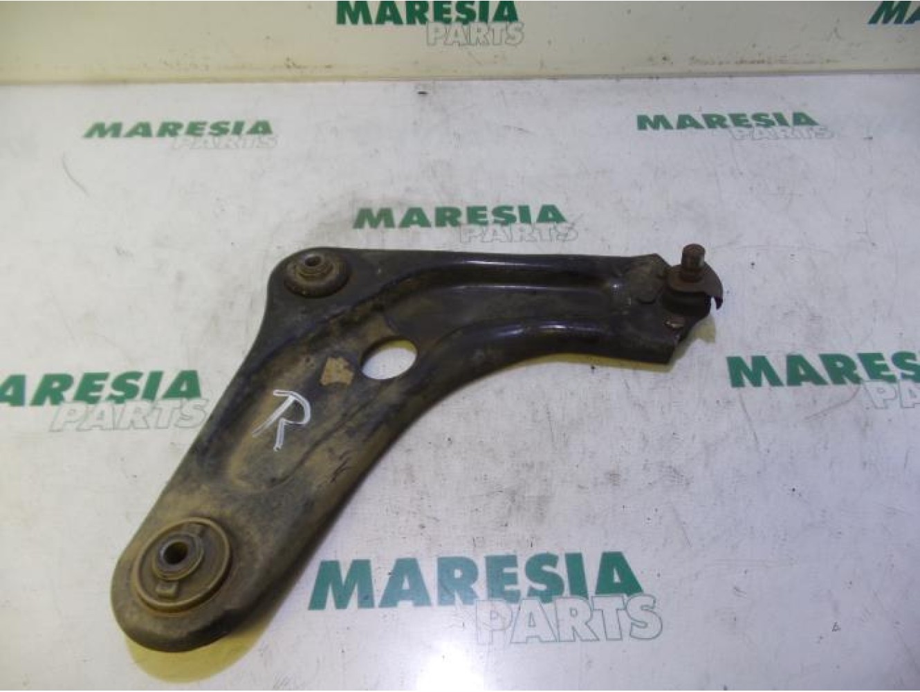 Peugeot - 207 - Front lower wishbone, right