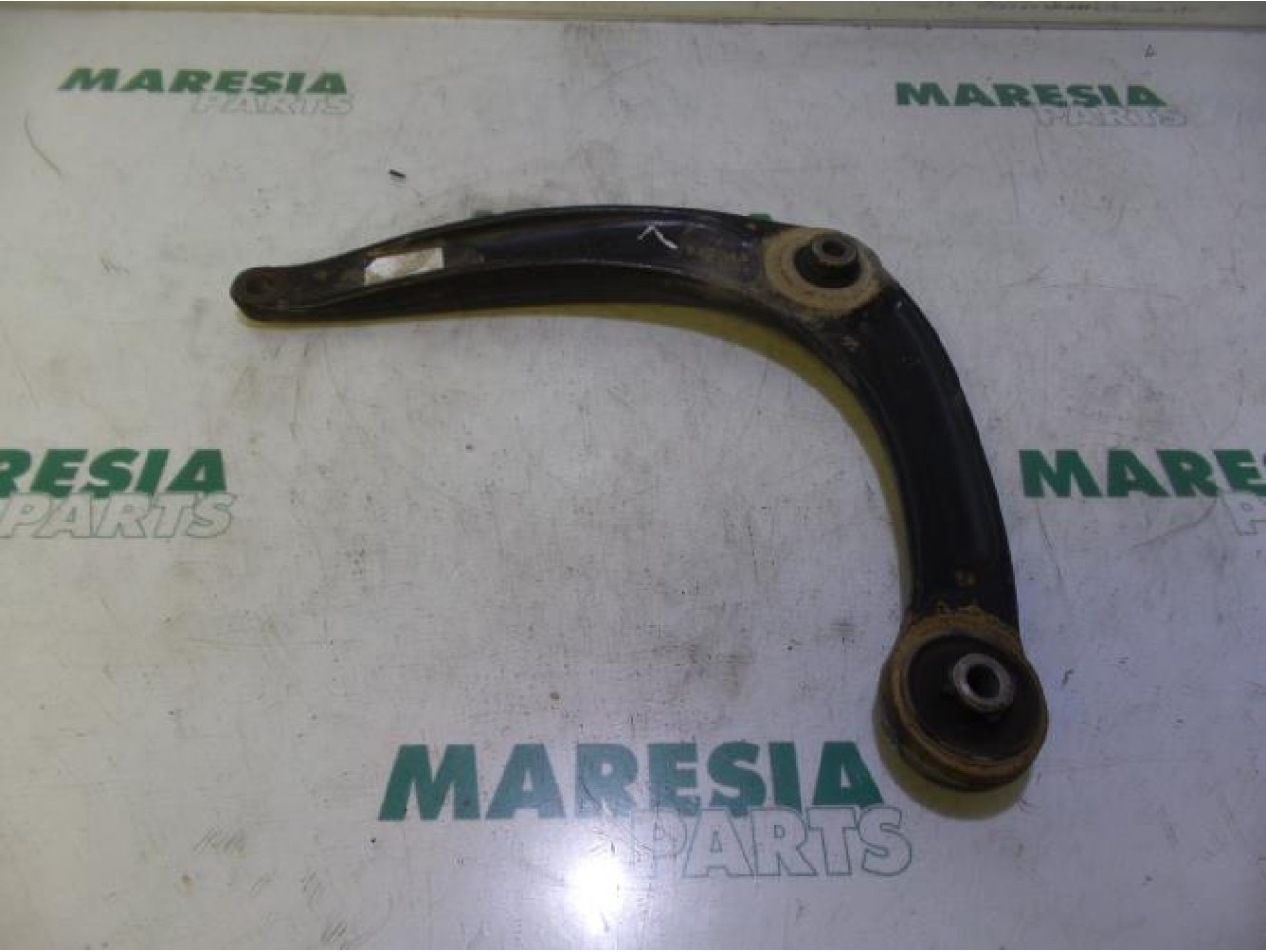Peugeot - 3008 - Front lower wishbone, left