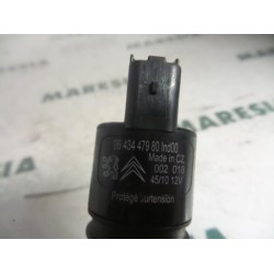 Peugeot - 3008 - Scheibensprüherpumpe vorne