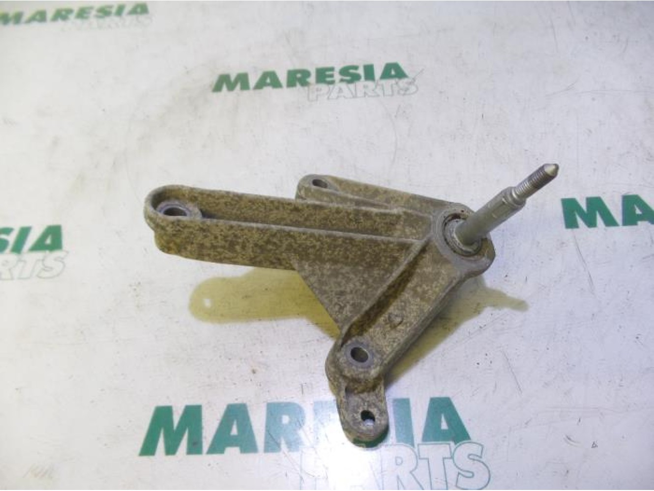 Renault - Megane - Gearbox mount