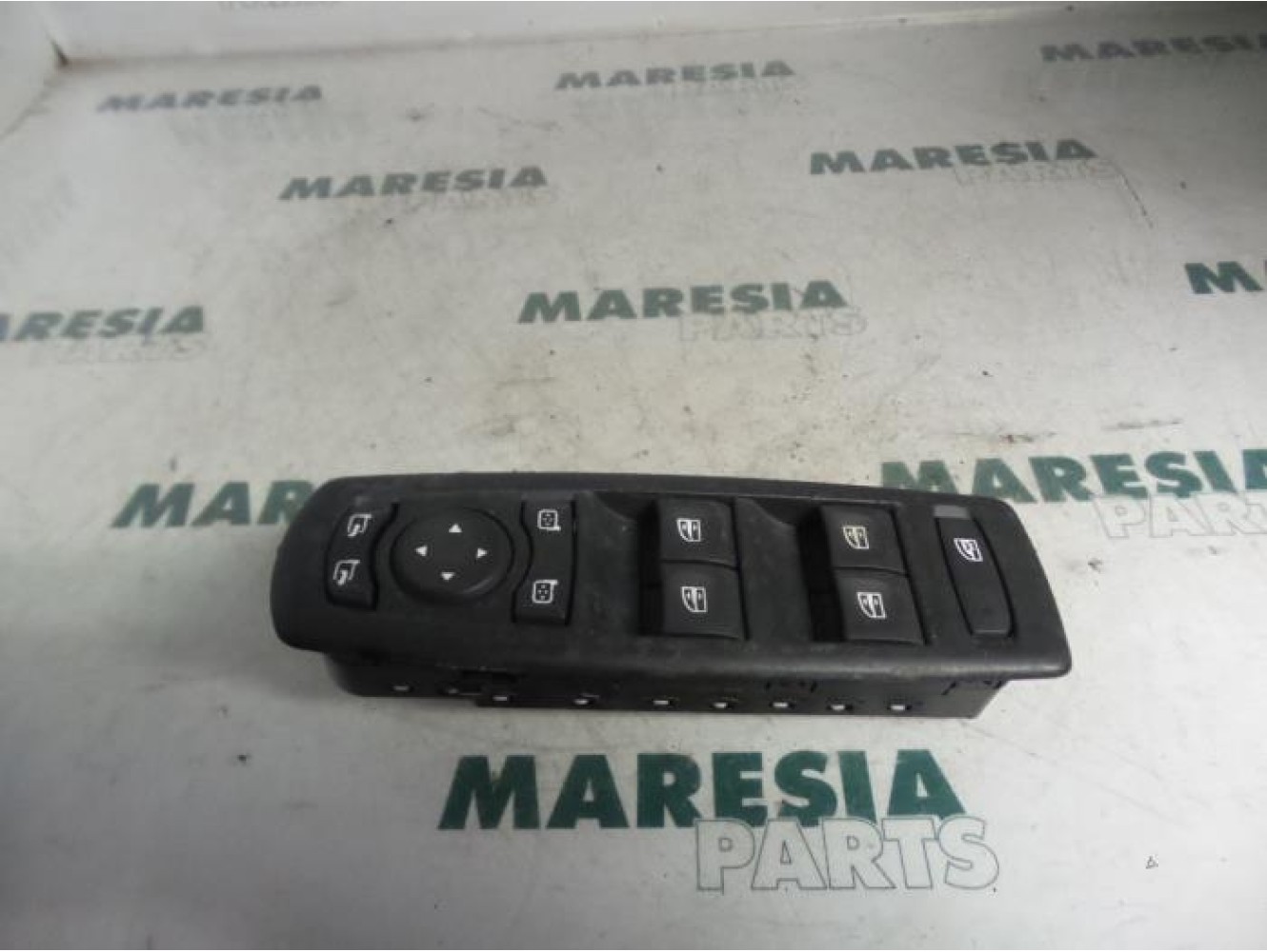 Renault - Laguna - Multi-functional window switch