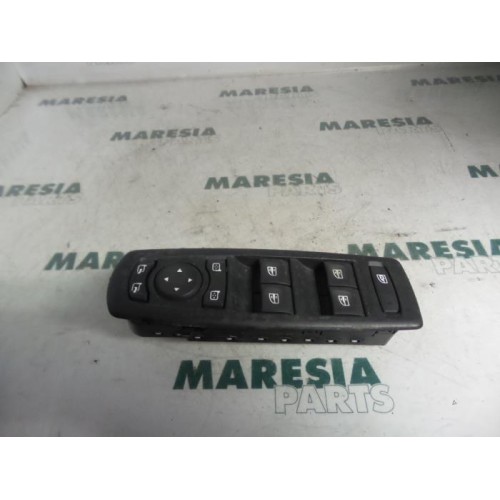 Renault - Laguna - Multi-functional window switch