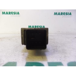 Renault - Laguna - Glow plug relay