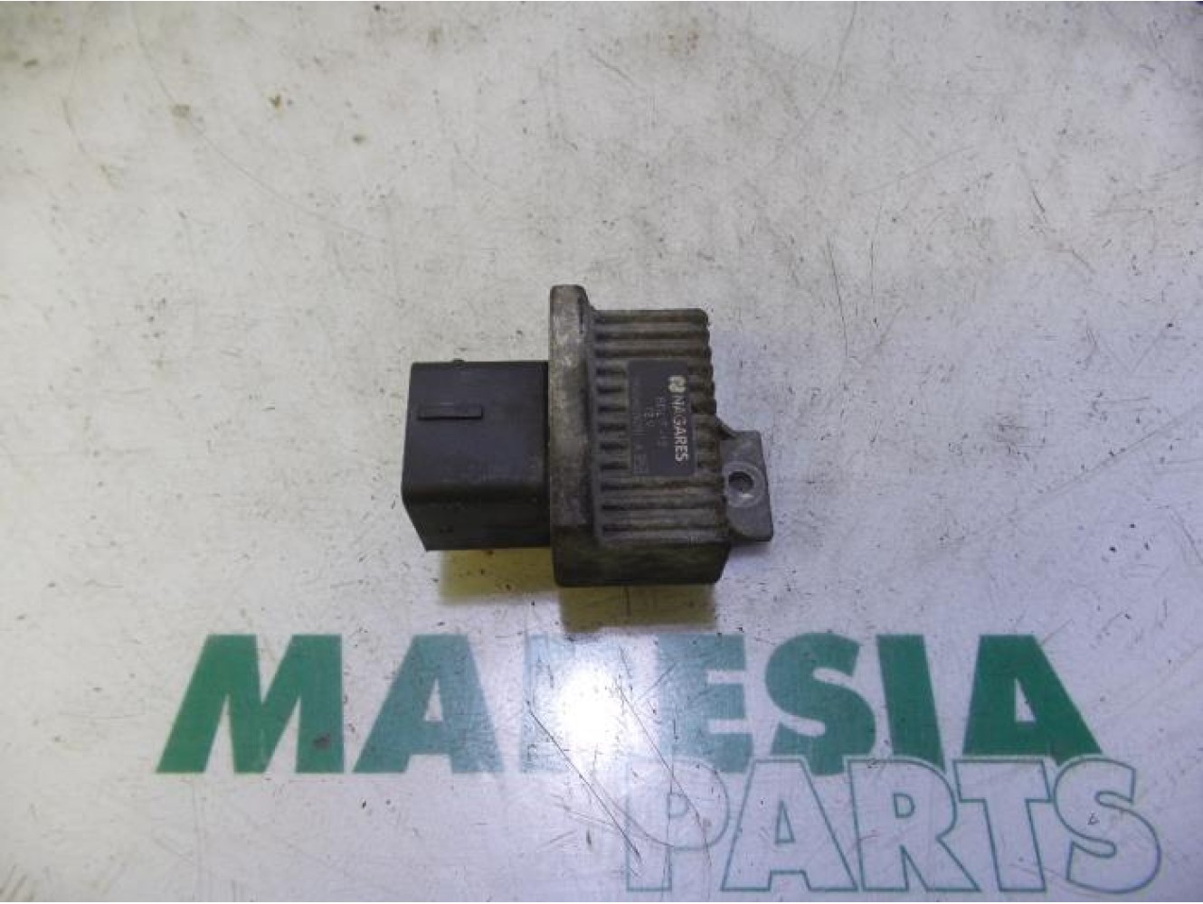 Renault - Laguna - Glow plug relay