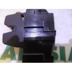Peugeot - 207 - Tailgate lock mechanism