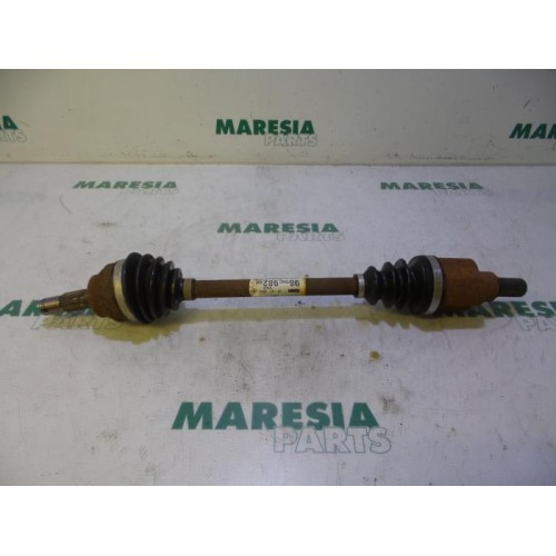 Peugeot - 207 - Aandrijfas links-voor