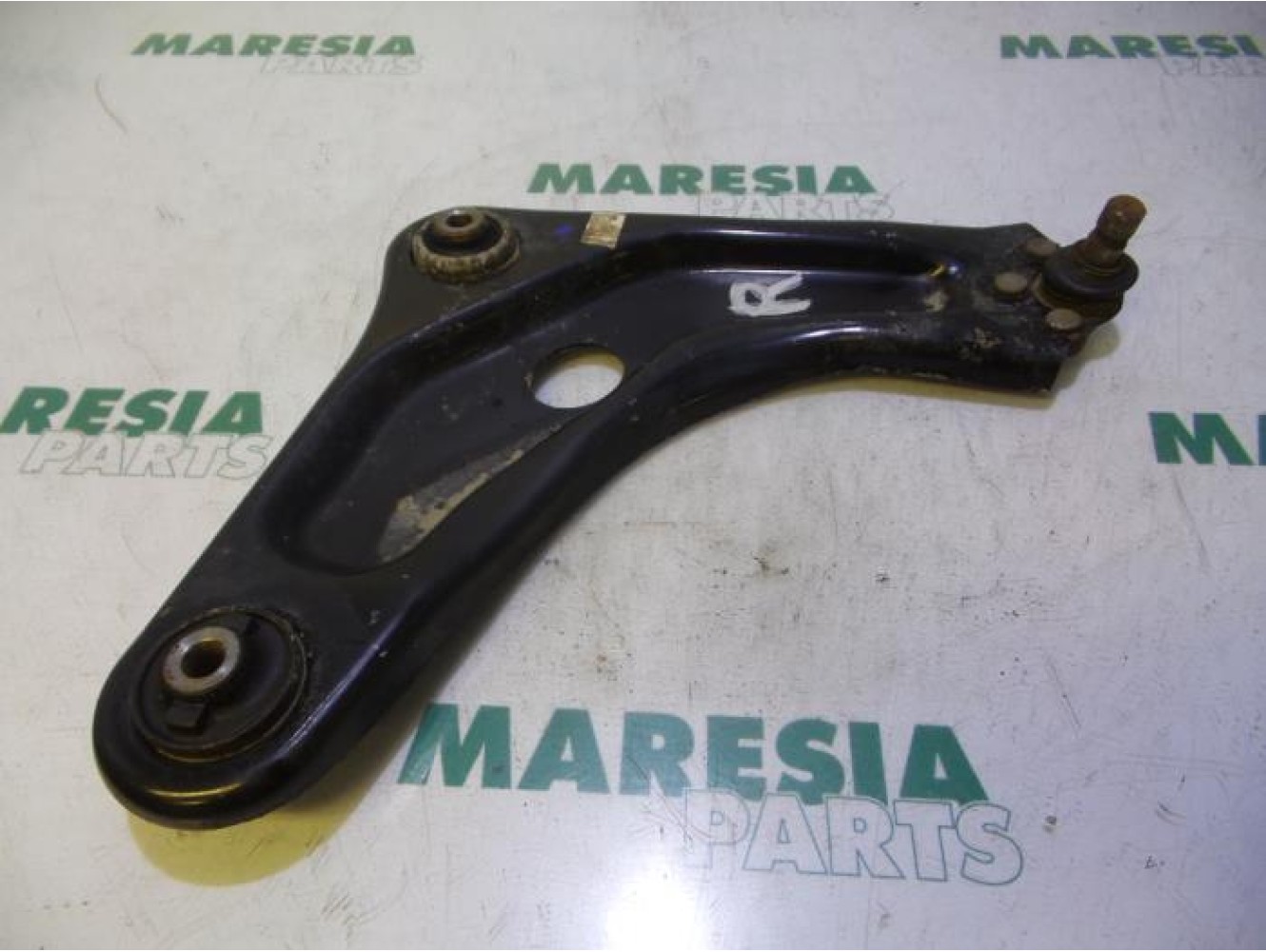 Peugeot - 207 - Front lower wishbone, right