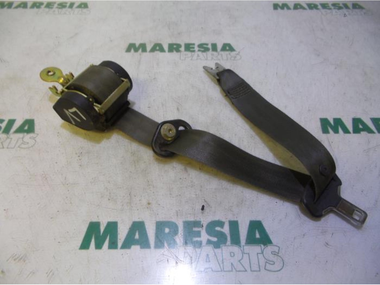 Renault - Megane - Front seatbelt, left