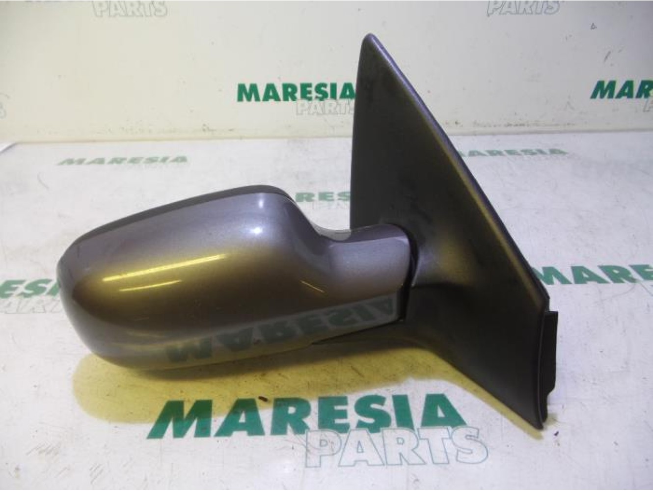 Renault - Megane - Wing mirror, right