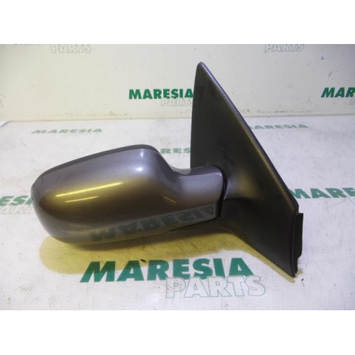 Renault - Megane - Wing mirror, right