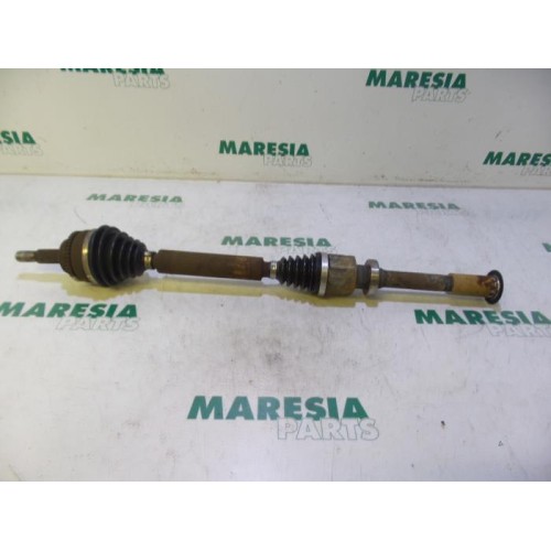 Renault - Megane Scenic - Front drive shaft, right