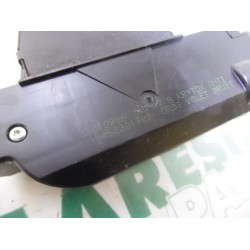 Peugeot - 307 - Tailgate lock mechanism