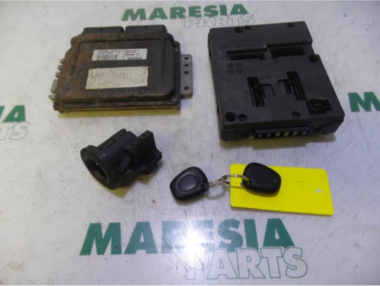 Renault - Megane Scenic - Engine management computer