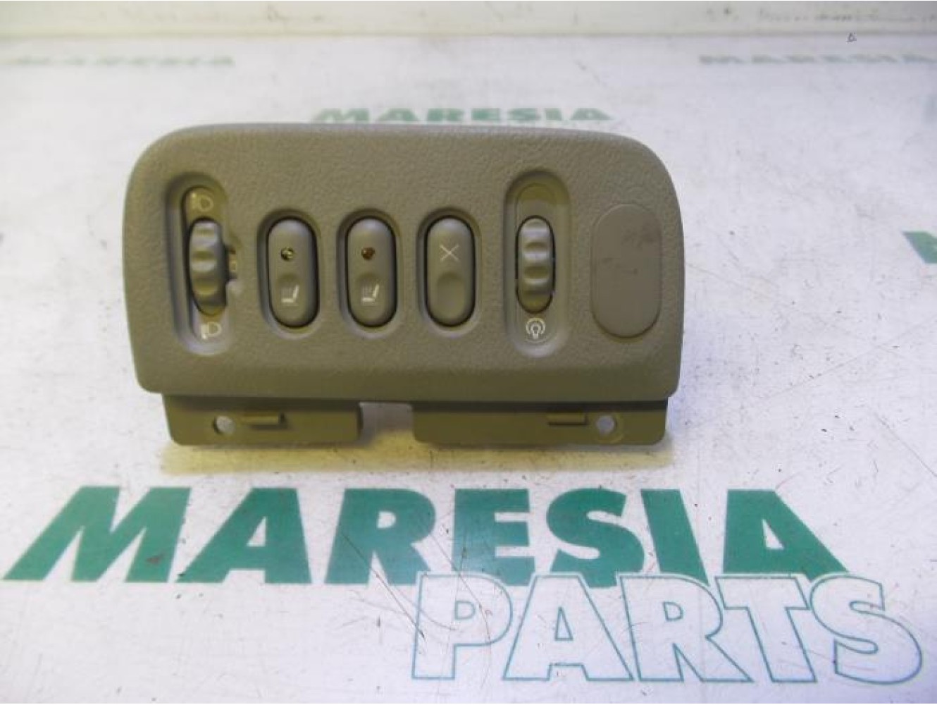 Renault - Megane Scenic - Switch