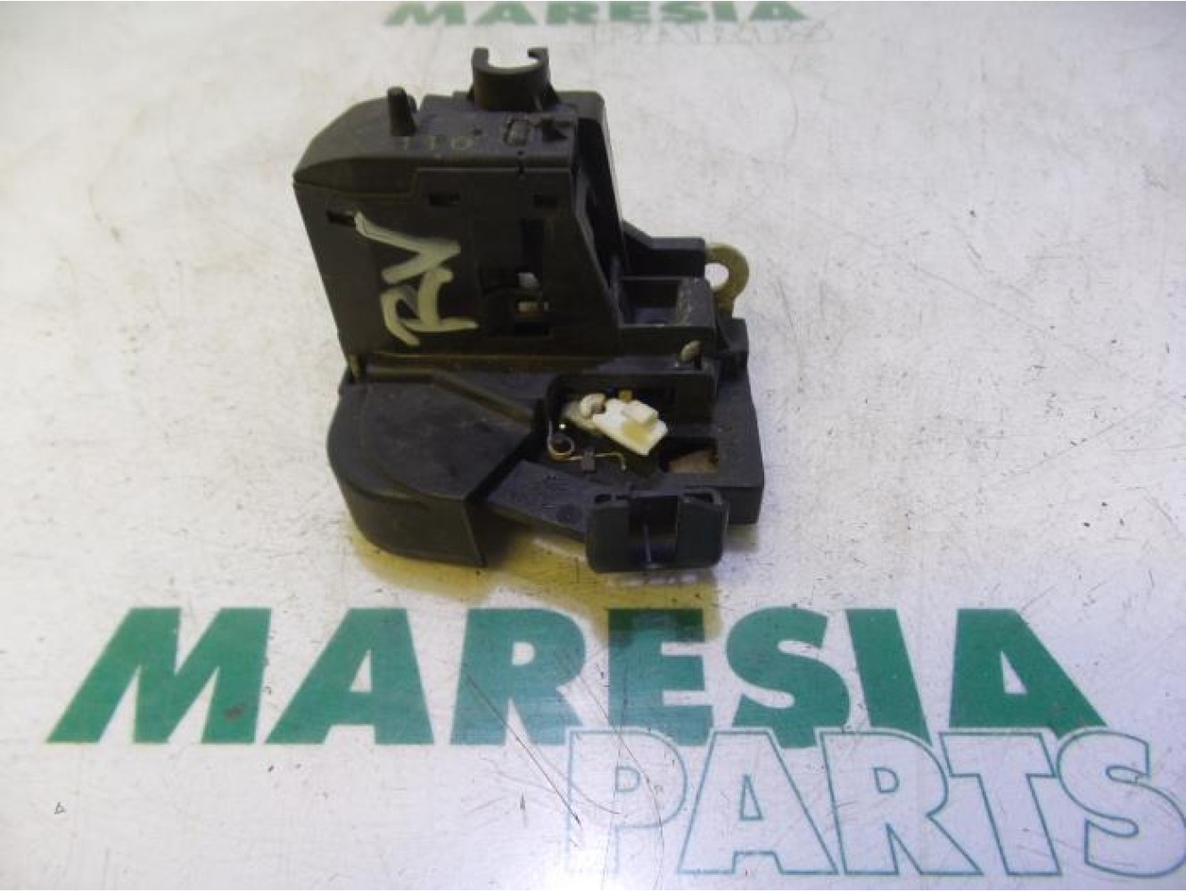 Renault - Megane Scenic - Front door lock mechanism 4-door, right