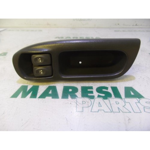 Renault - Megane Scenic - Multi-functional window switch