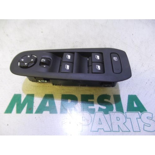 Peugeot - 308 - Multi-functional window switch