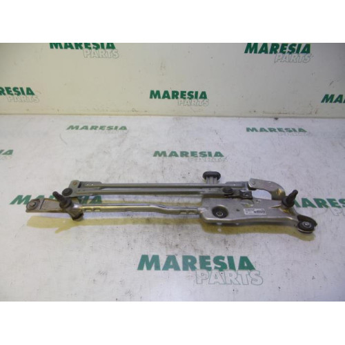 Peugeot - 308 - Wiper mechanism