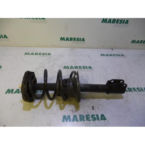 Renault - Megane Scenic - Front shock absorber rod, left