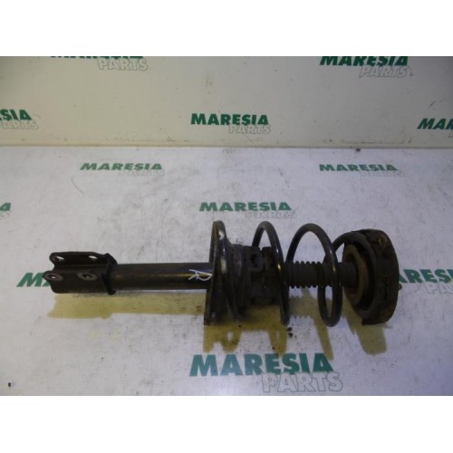 Renault - Megane Scenic - Front shock absorber rod, right