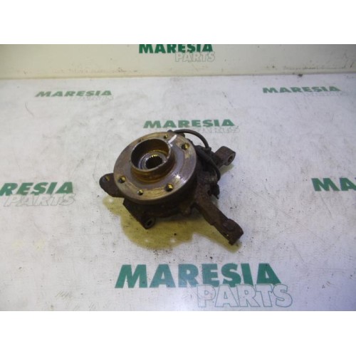 Renault - Megane Scenic - Achsschenkel links vorne