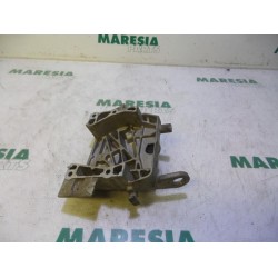Renault - Twingo - Engine mount