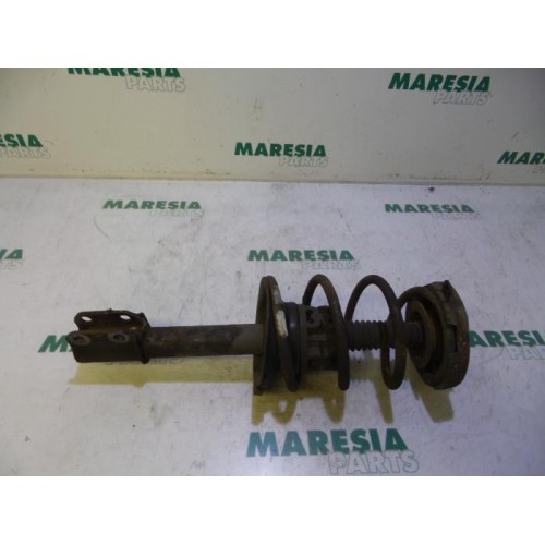 Renault - Megane Scenic - Front shock absorber rod, right