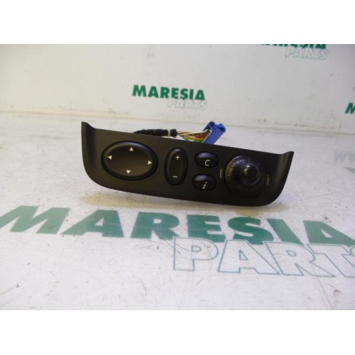 Renault - Megane Scenic - Panneau de commandes navigation