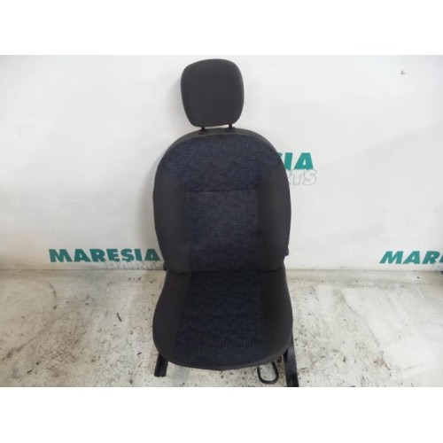 Renault - Twingo - Seat, left