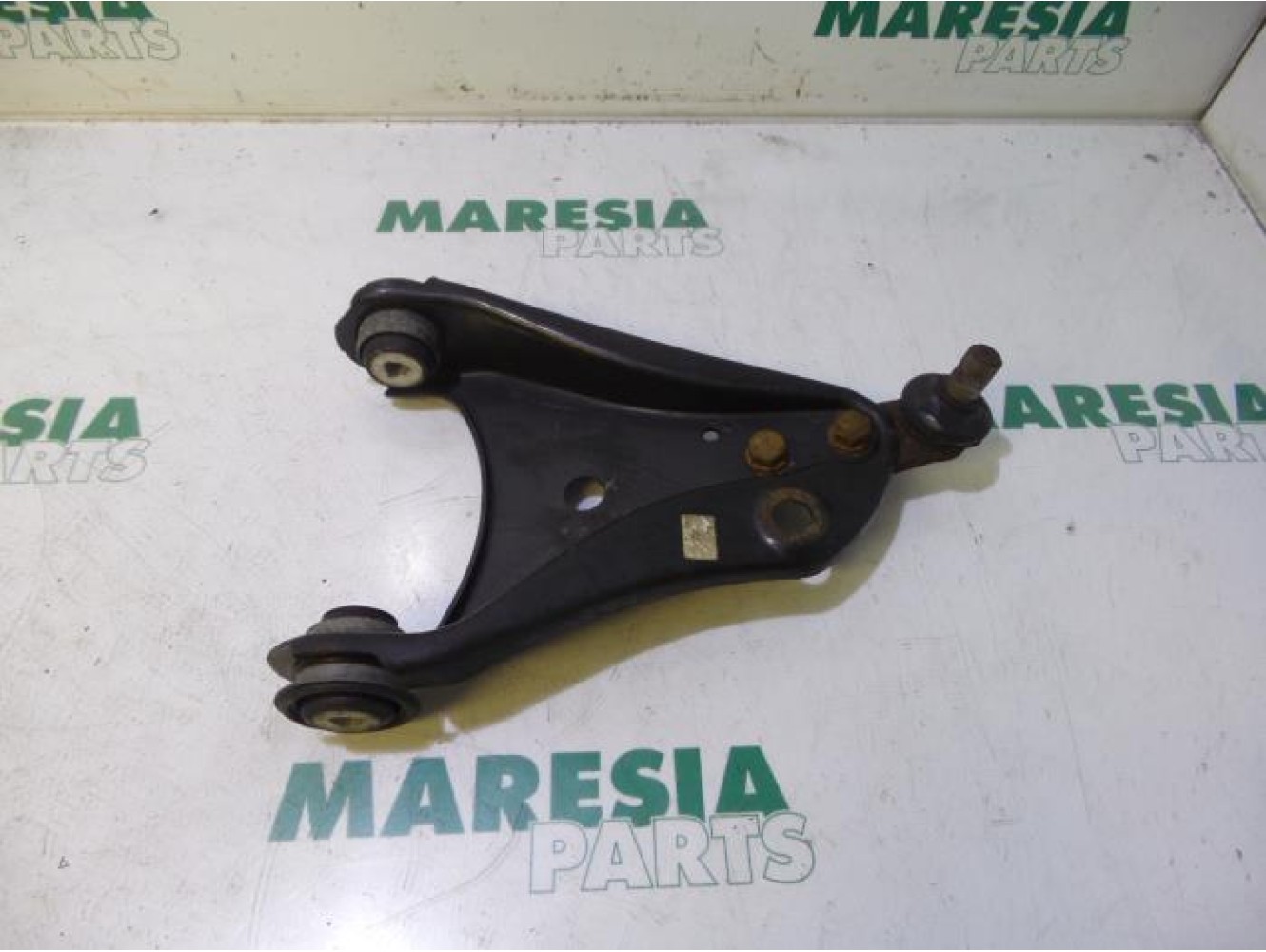 Renault - Twingo - Front lower wishbone, right