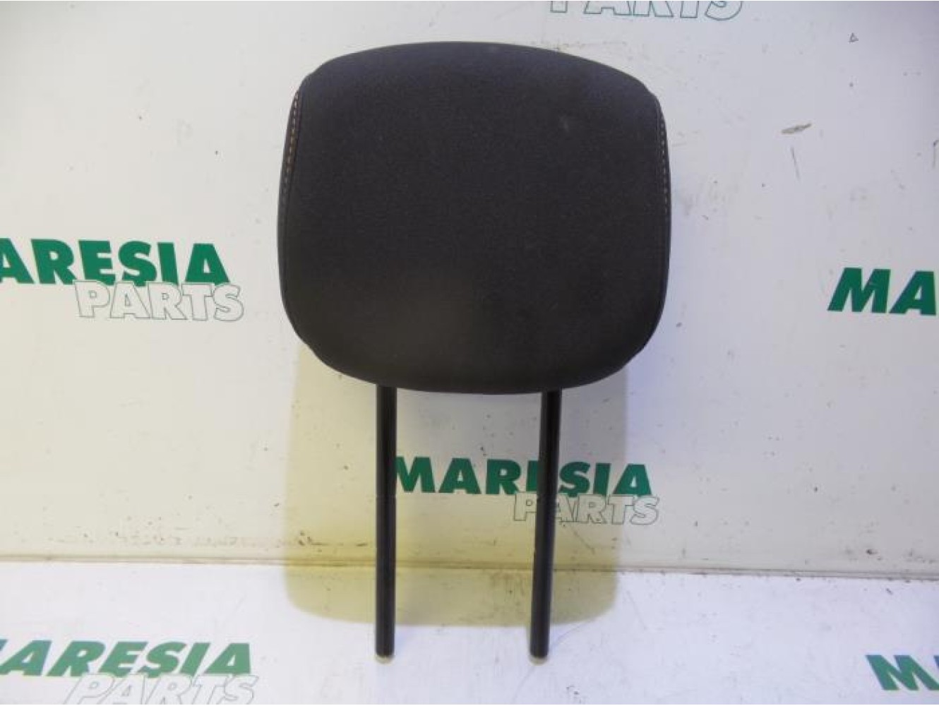 Renault - Twingo - Headrest